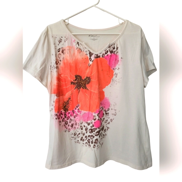 Kim Rogers Tops - Kim Rogers floral and leopard Women's Short Sleeve Top